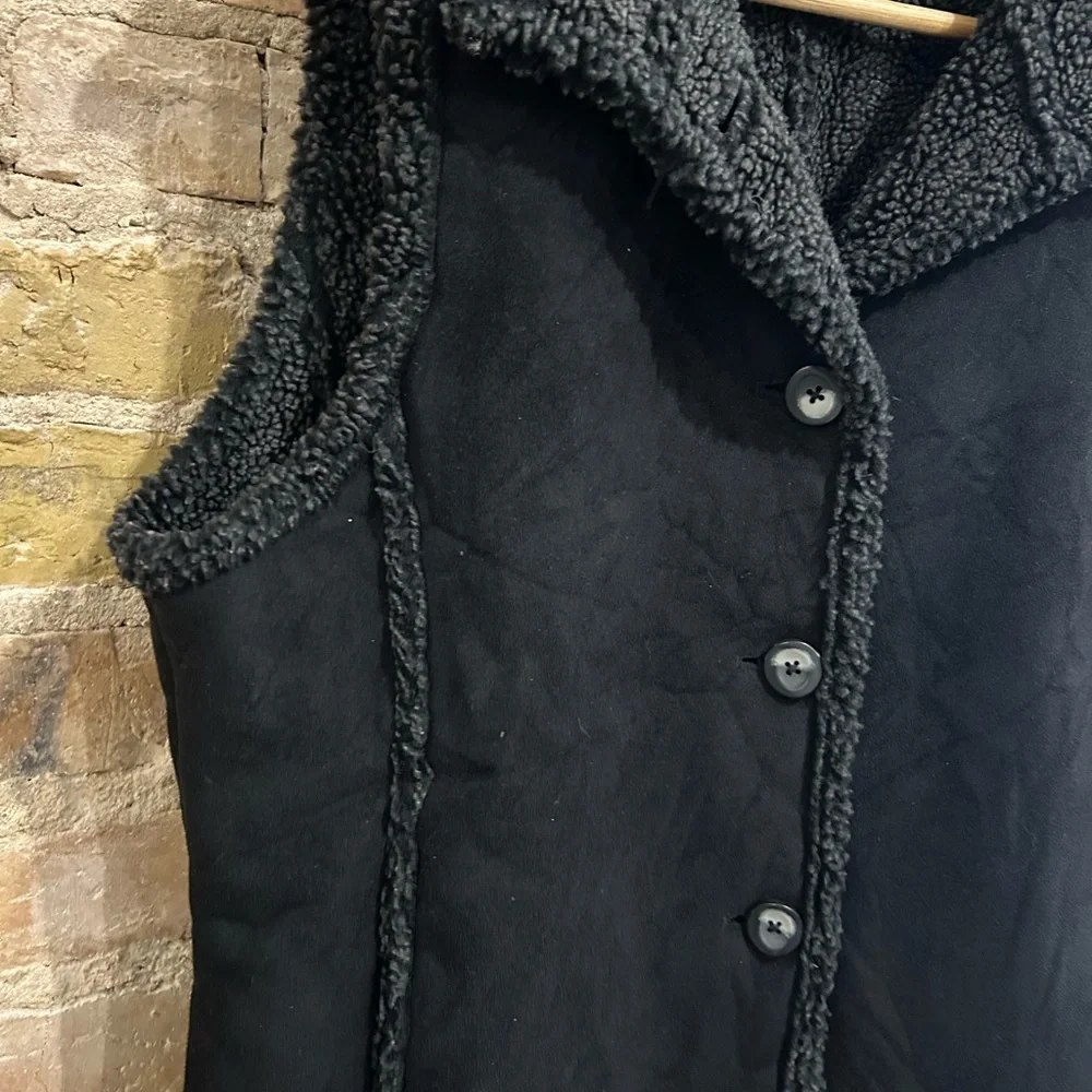Vintage LL Bean Black Faux Suede Sherpa Lined Vest - Picture 2 of 7